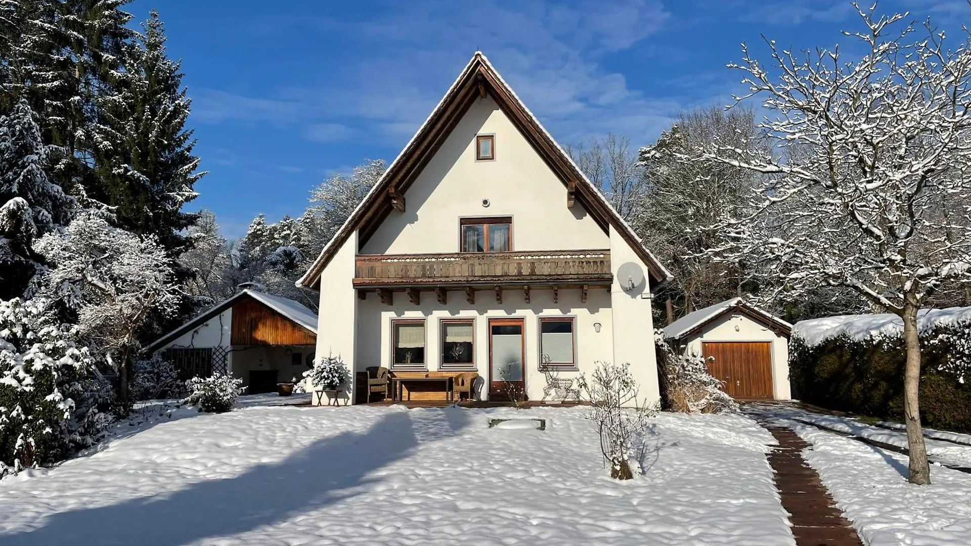 Messe- & Ferienhaus Gertraud Am Ludwigskanal, 24 H Self Check-In, Gratis Parken Wendelstein Germany